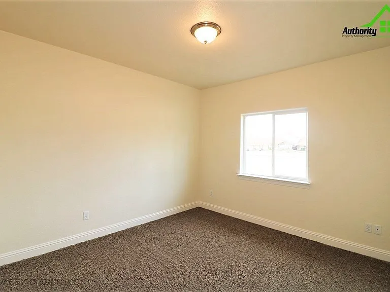 2530 Rainbow Ln #B — Photo 13