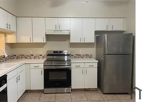 145 SW 96th Ter — Photo 36