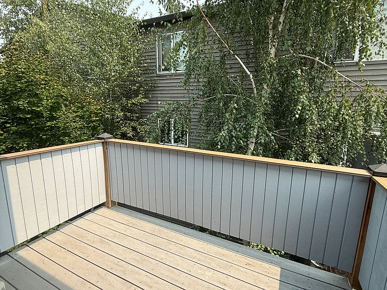 Private deck, other view.