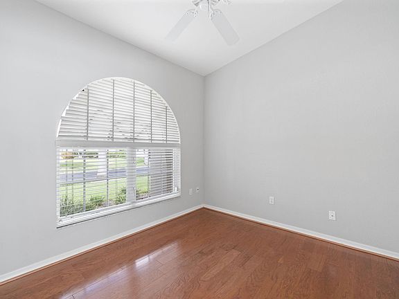 5th image of 15540 Catalpa Cove Dr