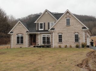 106 Countryside Dr, Marion, VA 24354