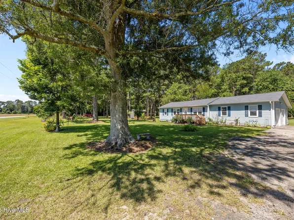 1850 Highsmith Road, Burgaw, NC 28425