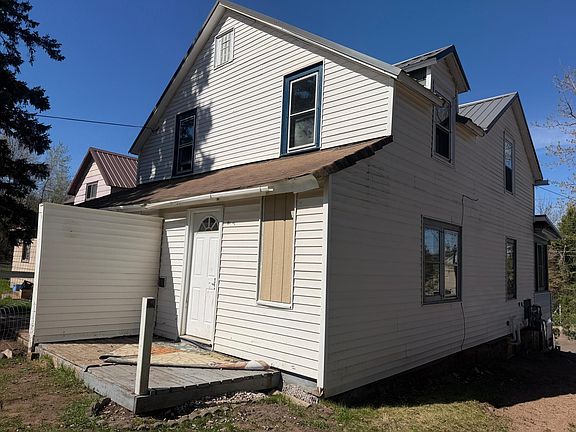 3rd image of 208 Greenbush St