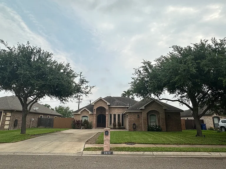 2400 Denton Creek Ave — Photo 14