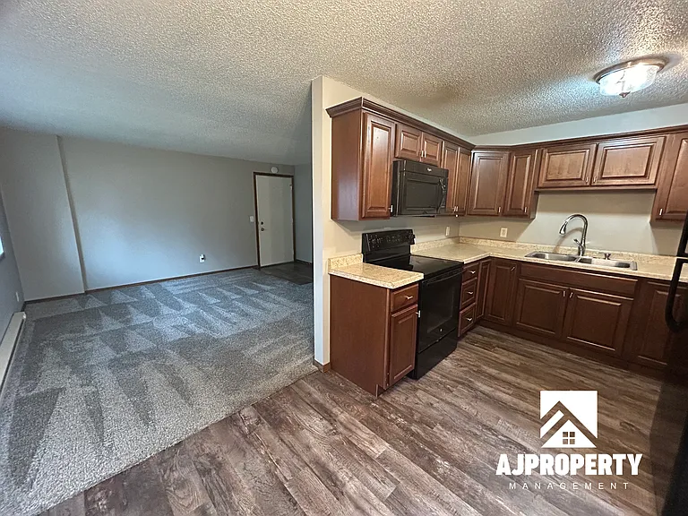 2109 S Cleveland Ave #2 — Photo 2