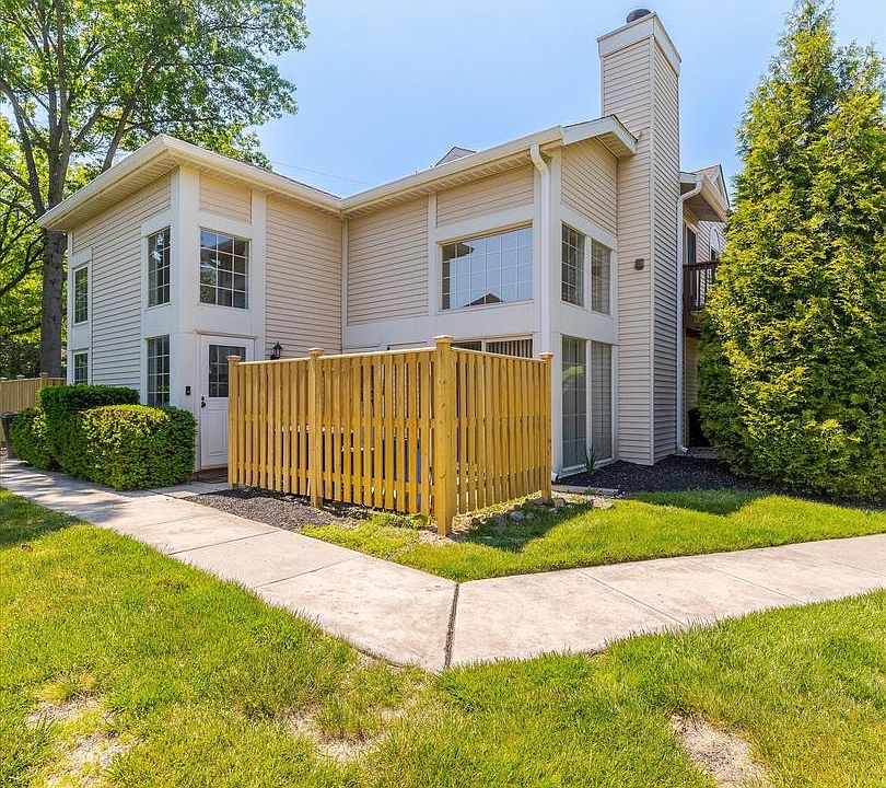 1st image of 348 Green Meadow Ln