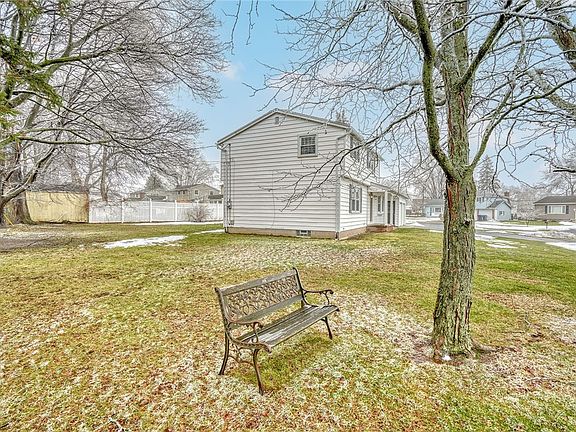 4th image of 20 Sandoris Cir