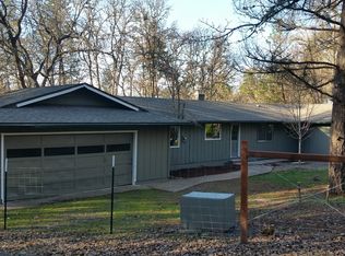 176 Devon Dr, Grants Pass, OR 97527