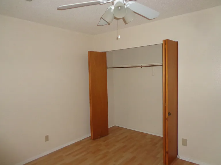 914 Sunset Dr — Photo 15