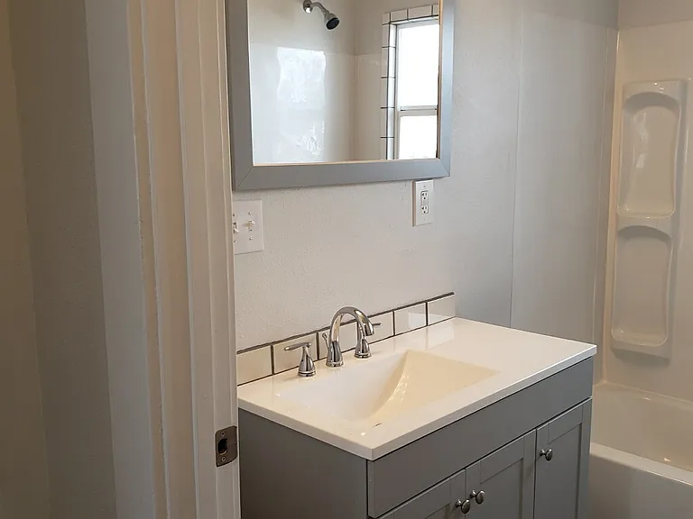422 3rd Ave E #1 — Photo 5