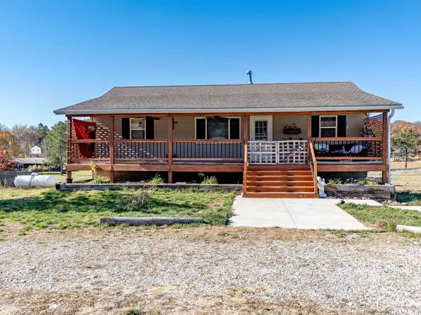 10251 Evergreen Dr, Manito, IL 61546