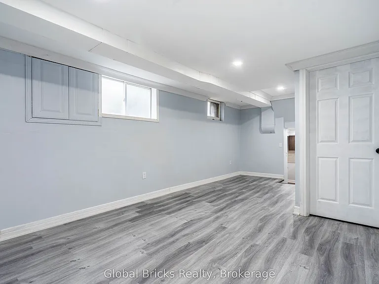 2936 Windjammer Rd — Photo 4