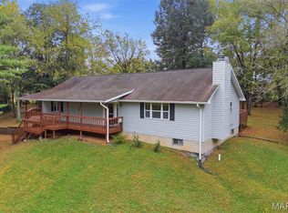 12150 Cedar Hills Dr, Highland, IL 62249