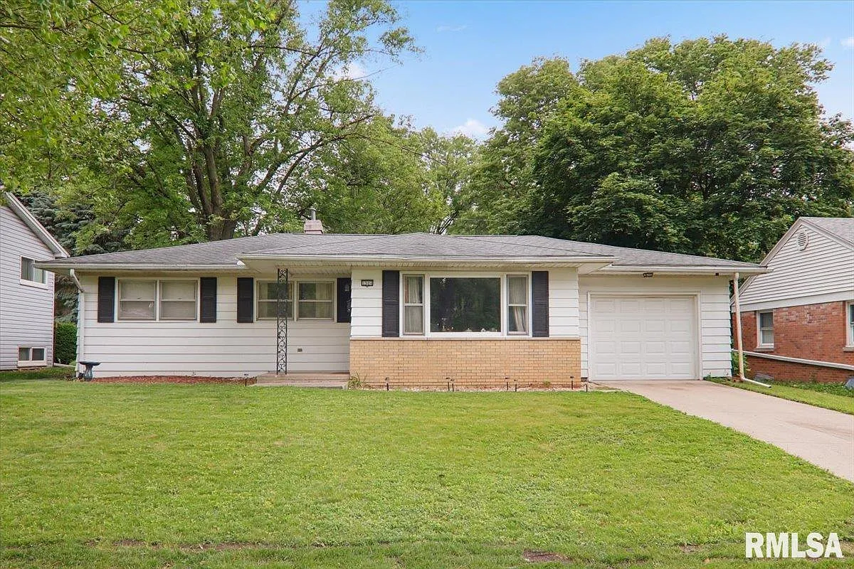1504 Searle Dr photo 1