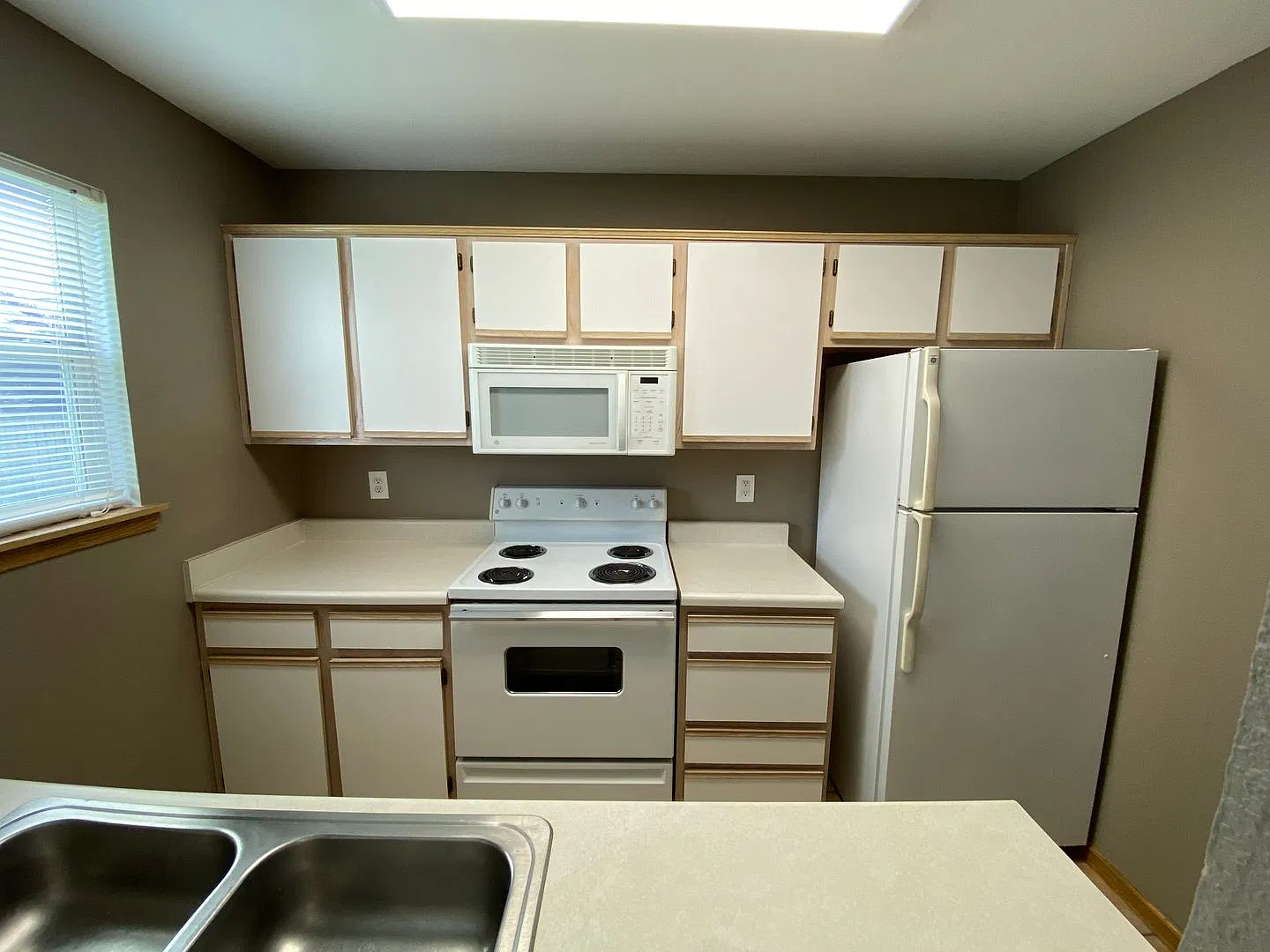 Updated Townhome, Great Location — Photo 4