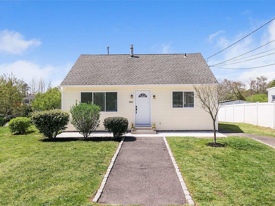 1st image of 802 Taylor Avenue
