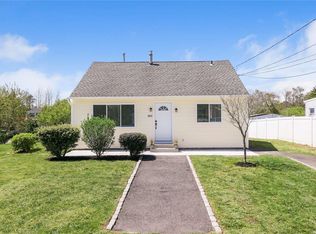 802 Taylor Ave, East Patchogue, NY 11772