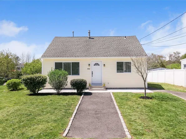 802 Taylor Avenue, East Patchogue, NY 11772