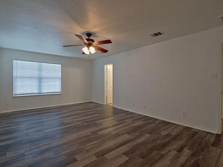 711 Abundance Ln — Photo 15