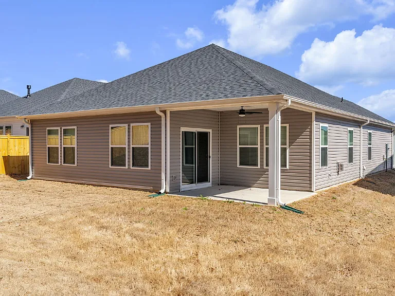 442 Harben Dr — Photo 2