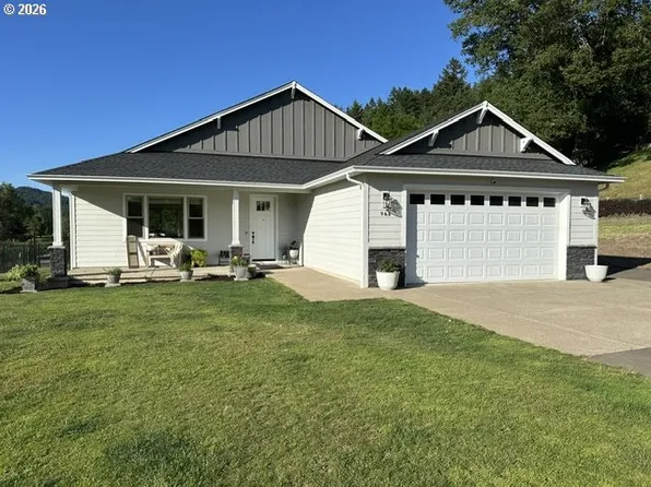 946 S Calapooia St, Sutherlin, OR 97479
