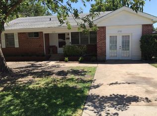 2732 Maple Dr, Garland, TX 75042