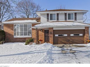 346 Salient Pl, Eastlake, OH 44095