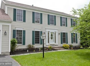 19220 Jamestown Dr, Hagerstown, MD 21742