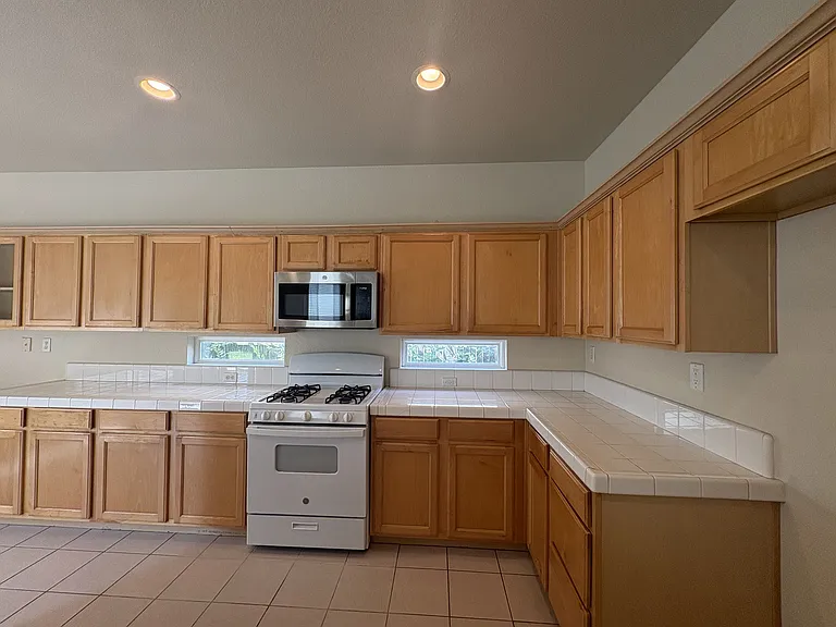 3531 Santiago Ave — Photo 17