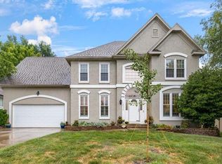 1432 SW Surrey Trce, Lees Summit, MO 64081