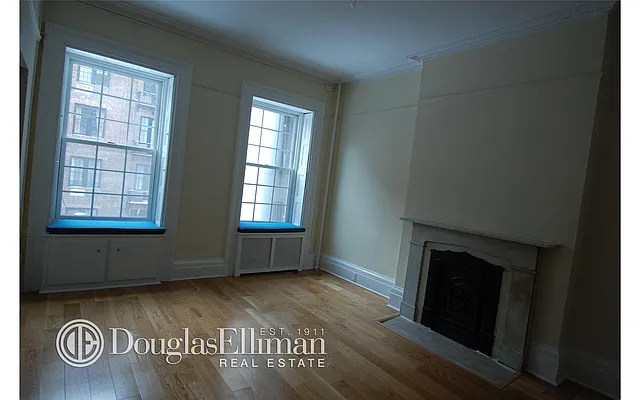 Rented by Douglas Elliman | media 27