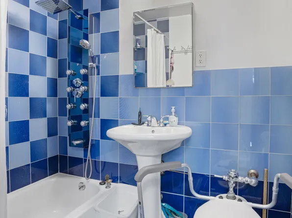 1075 Sheepshead Bay Road image 22 of 32