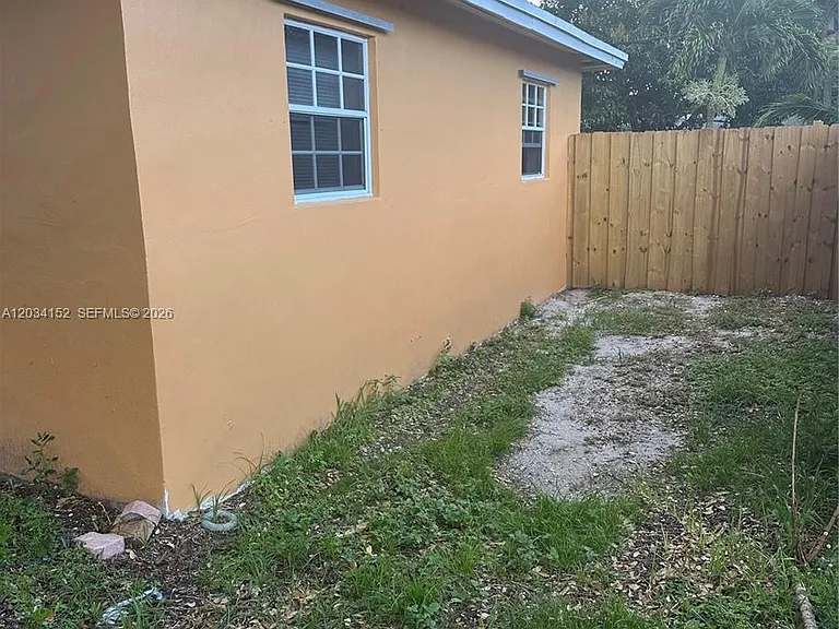 4141 SW 32nd Dr — Photo 10