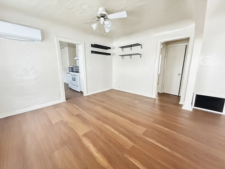 141 S 3rd Ave — Photo 13
