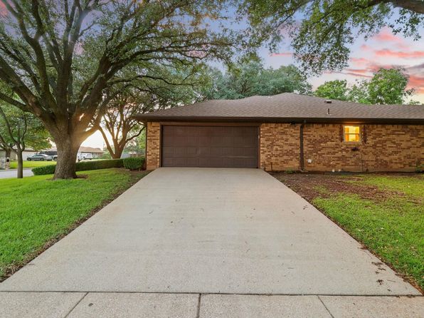213 Daniels Ct, Crowley, TX 76036