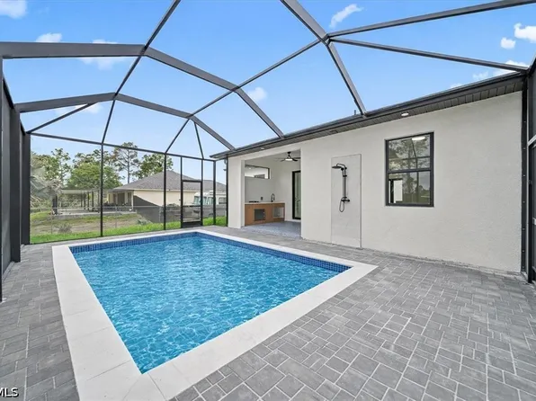 910 Plumosa Ave, Lehigh Acres, FL 33972