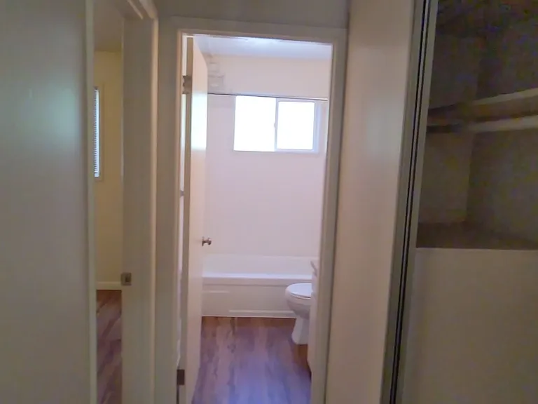 West Slope Apartments — Photo 14