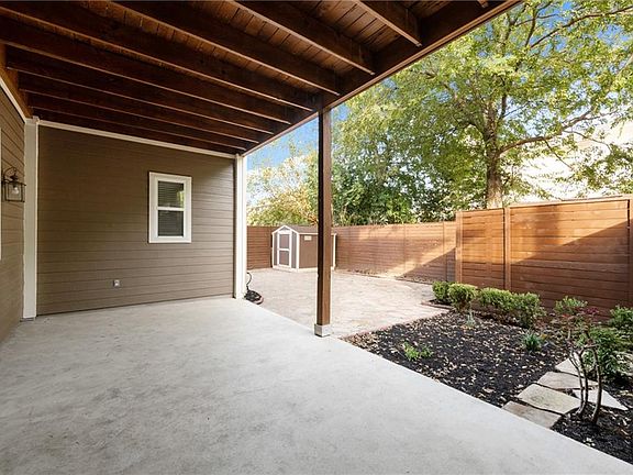 3rd image of 5605 Roosevelt Ave