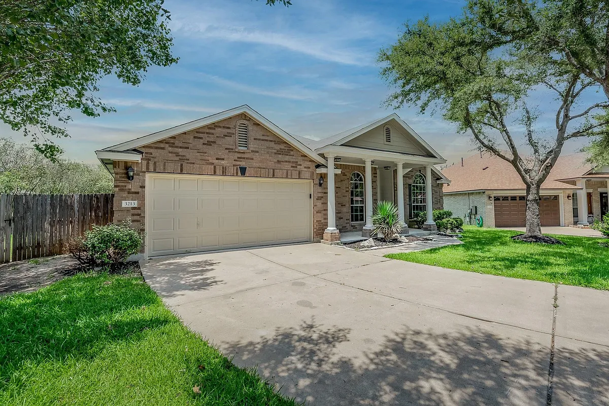 Building Photo - 3213 Canyon Ledge Cv