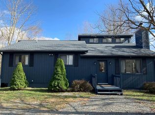 1628 Clover Rd, Long Pond, PA 18334