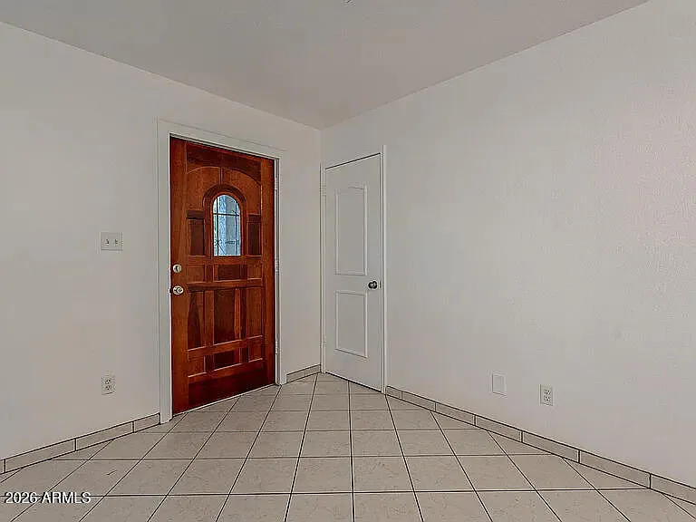 3 bed, 2.0 bath, 1790 sqft, $1,950 — Photo 2