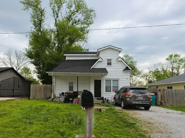 3226 W Madison St, Springfield, MO 65802