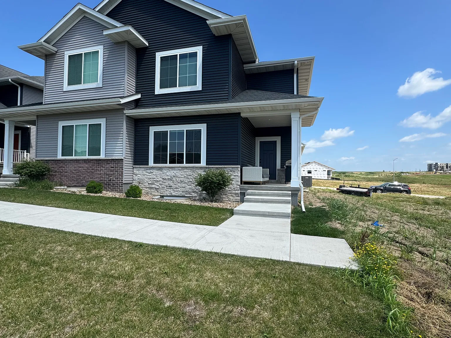 4 bed, 3.5 bath, 2129 sqft, $3,095 — Photo 2