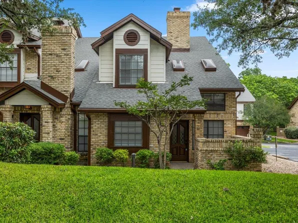 10819 Crown Colony Dr APT 27, Austin, TX 78747