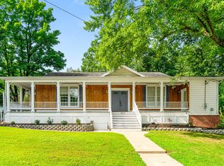 8513 Thomas Dr, Manassas, VA 20110