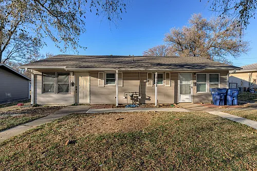 6102 E 153rd Ter Photo 1