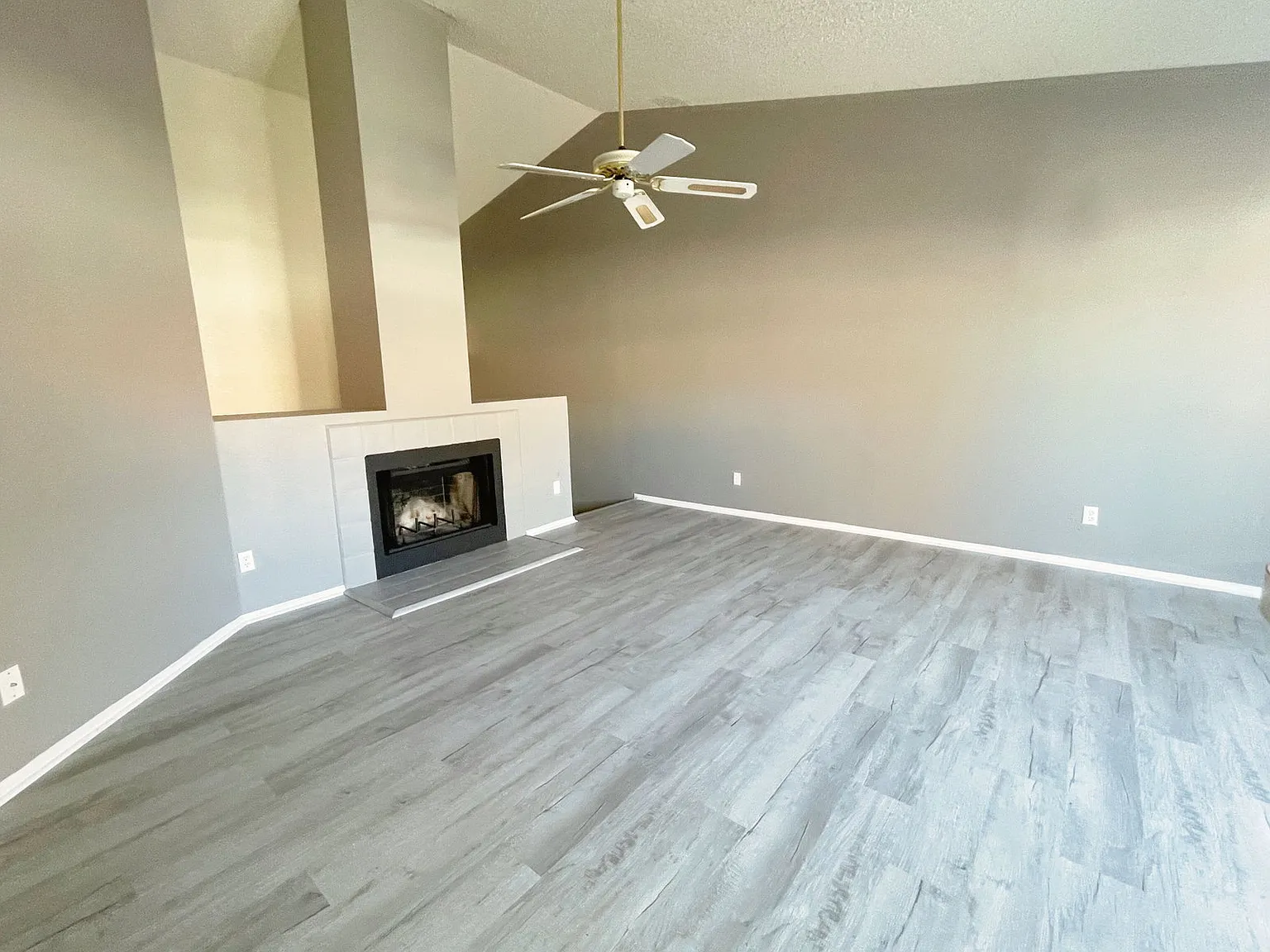 3 bed, 2.0 bath, 1358 sqft, $1,795 — Photo 4