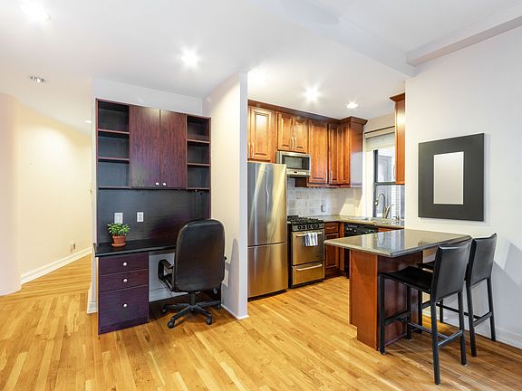 5th image of 514 Cathedral Pkwy #8B