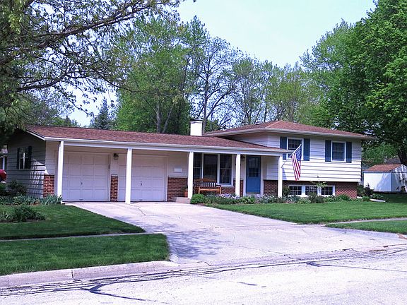 2nd image of 121 W Alden Pl