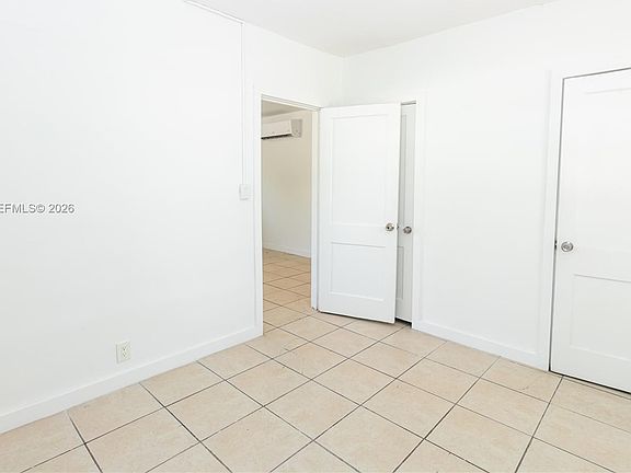 5th image of 1840 Fillmore St APT 1